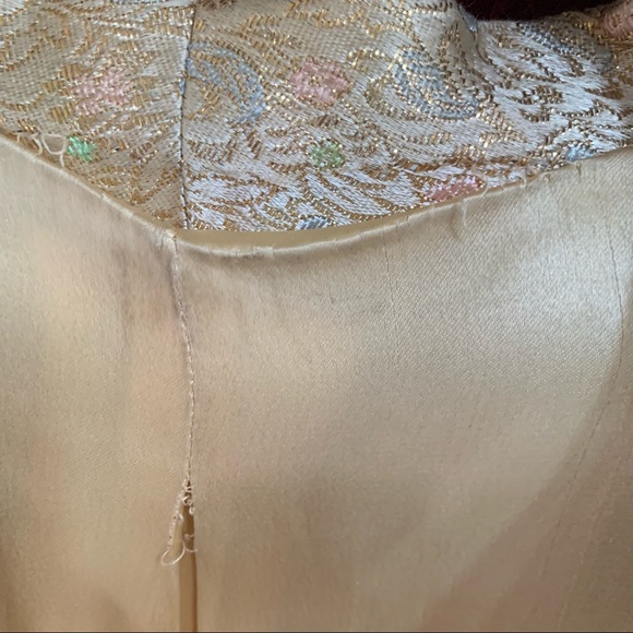 Vintage Bolero Jacket Gold Brocade size Large (-ish?) - Picture 4 of 9